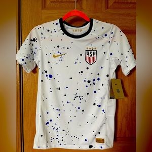NWT, USWNT Jersey. Size: Youth Large.
